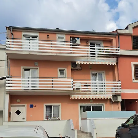 Apartmens Leona *