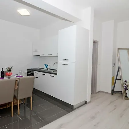 Apartmens Leona Lägenhet