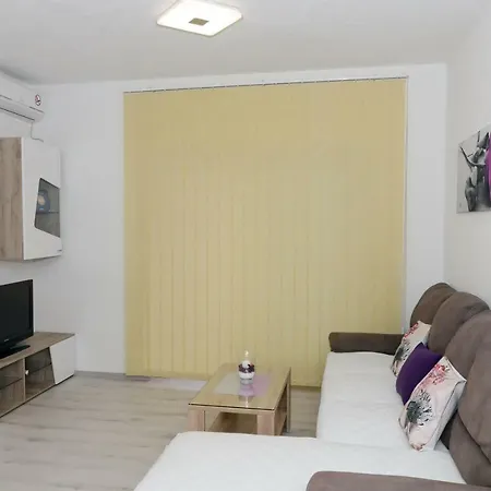 Lägenhet Apartmens Leona