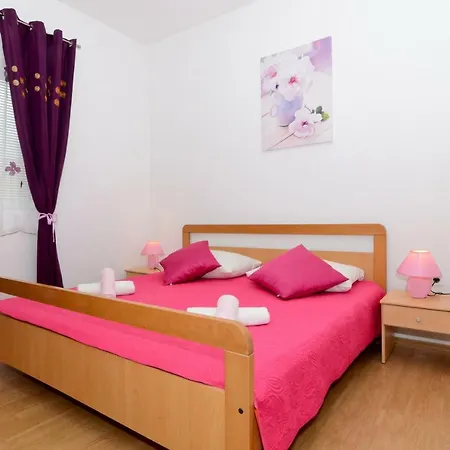 Apartmens Leona Lägenhet *