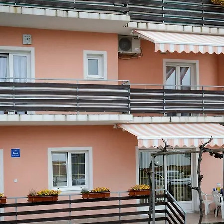 Apartmens Leona זאדאר