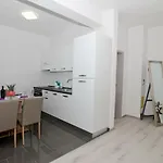 Apartmens Leona Апартаменты