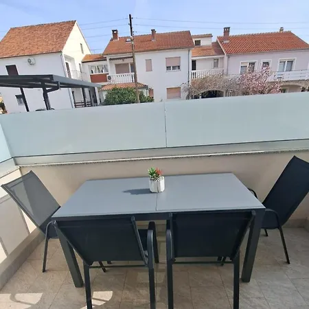 Apartmens Leona