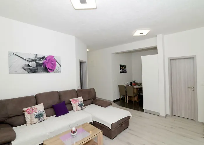 Apartment Apartmens Leona Zadar