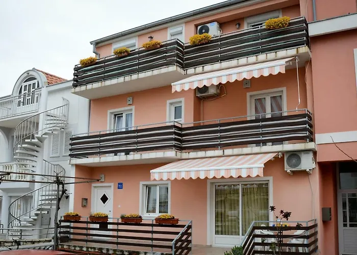 Apartmens Leona
